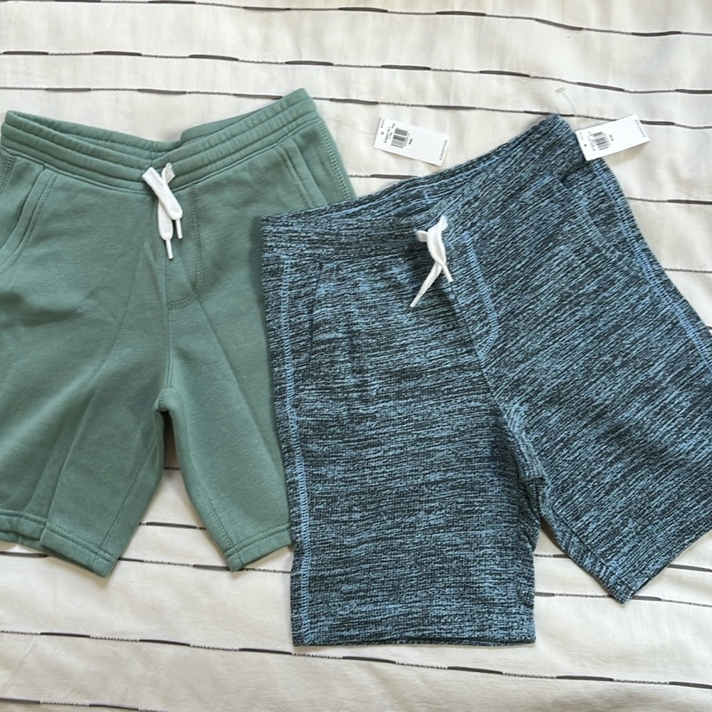 Set of two Old Navy shorts. NWT. Green and Blue Heather. Size M/8